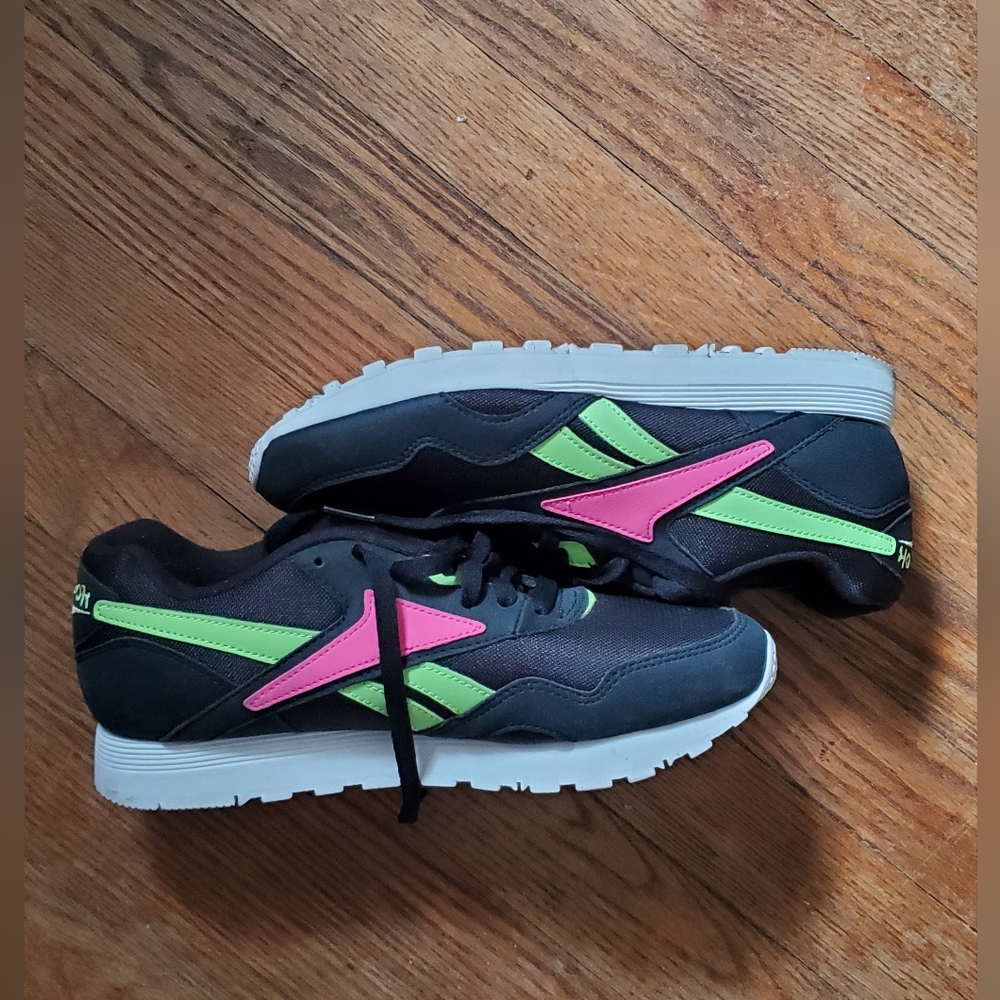 LADIES REEBOK SHOES
